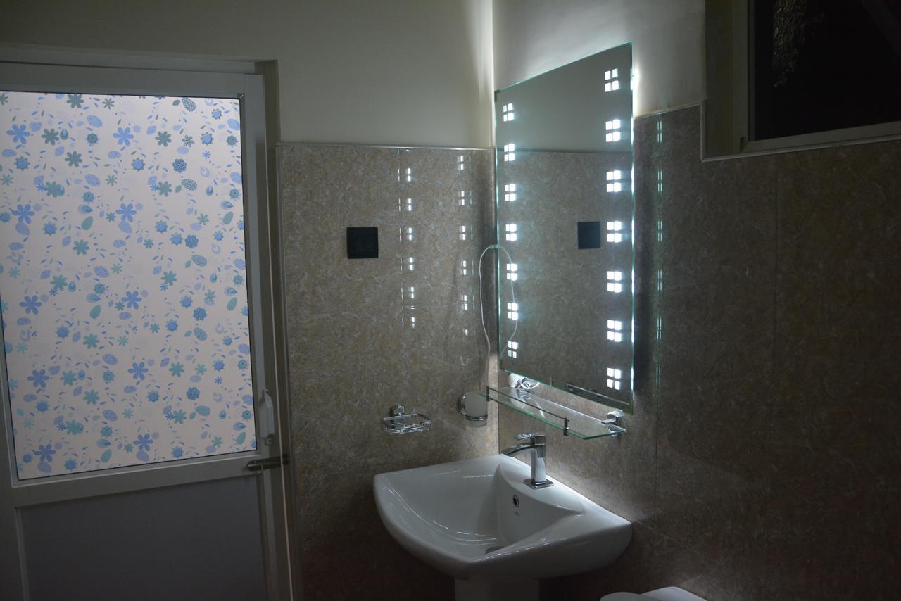 Sea View Tourist Inn タンガラ エクステリア 写真
