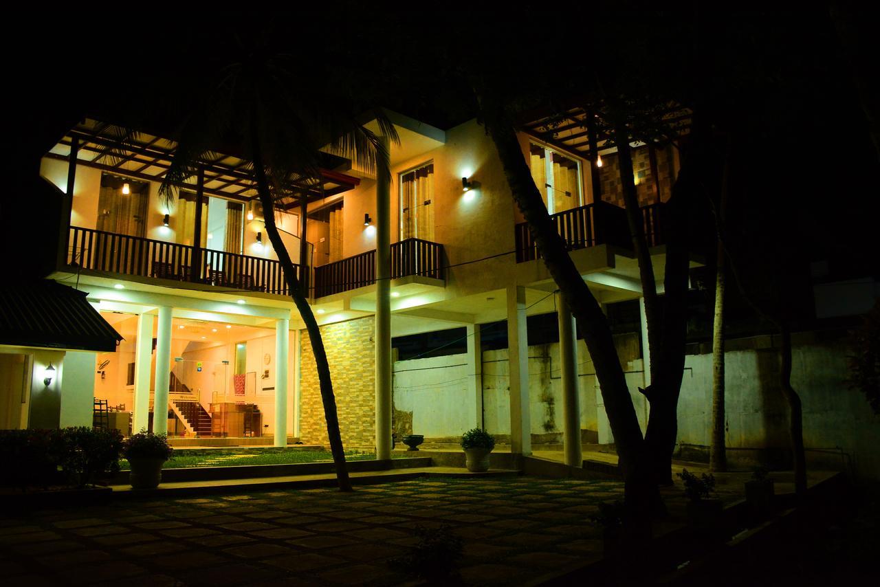 Sea View Tourist Inn タンガラ エクステリア 写真